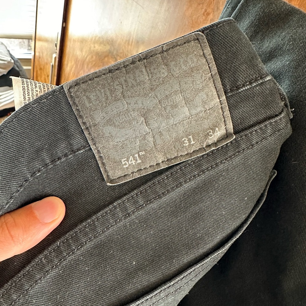 Levi's black jeans